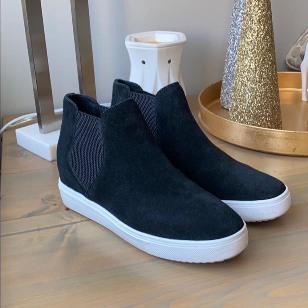 Steve Madden black wedge sneakers